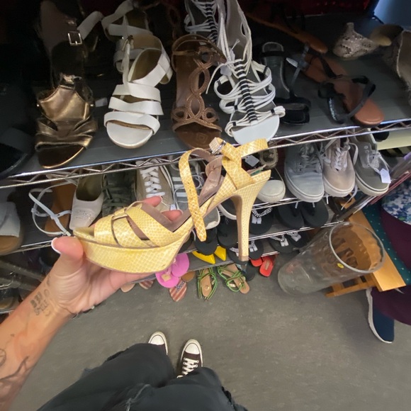 Meet your Posher, Joslyn - Picture 3 of 4